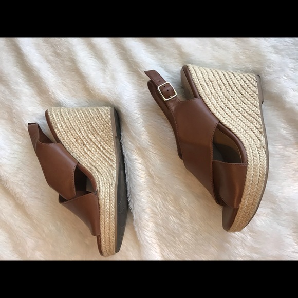 American Eagle Wedges - Picture 3 of 3